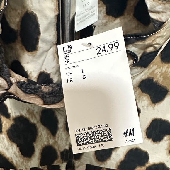 H&M Animal Print Blouse - Picture 2 of 10